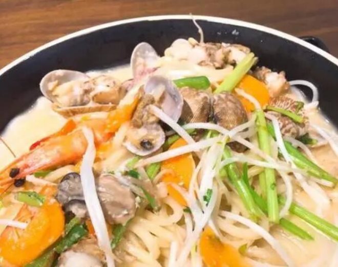 阿蠔海鲜焖面
