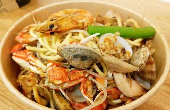 黄掌门海鲜焖面