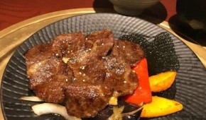 乾草和牛日式烤肉