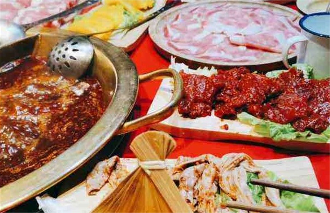 成都肴市井火锅加盟