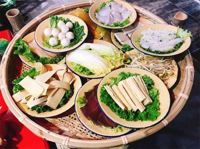 成都肴市井火锅加盟