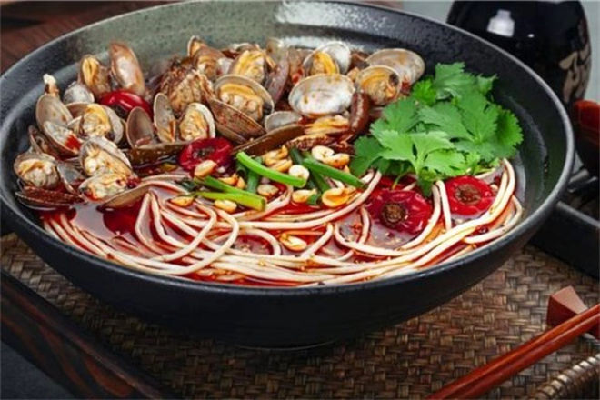 嘿花甲米线加盟