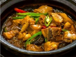 彭德凱黃燜雞米飯