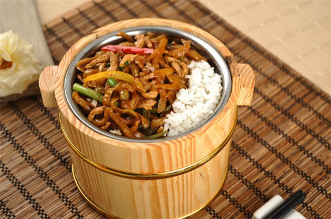 湘攸小厨木桶饭加盟