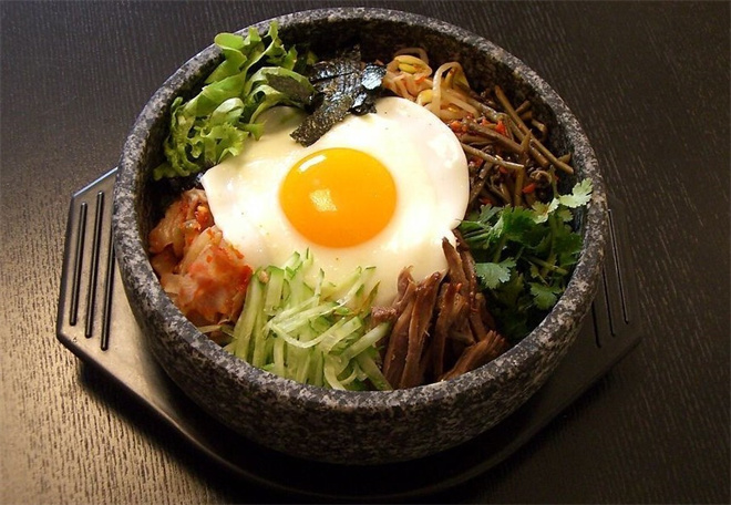 石膳家石锅拌饭加盟