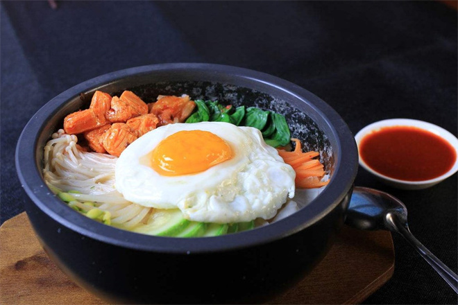 石膳家石锅拌饭加盟