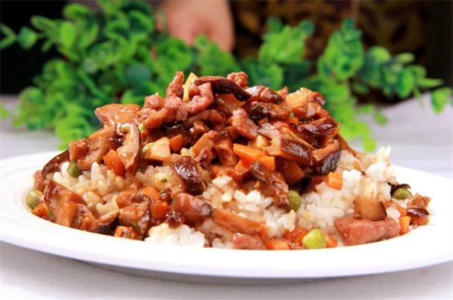 汀小二盖码饭加盟