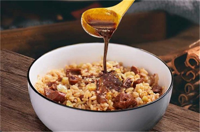 港小妹港式铁板炒饭加盟