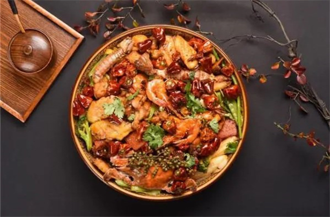 锅三侠麻辣香锅加盟