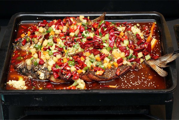 炭鲜么么鱼烤鱼饭