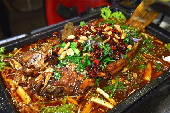 炭鲜么么鱼烤鱼饭