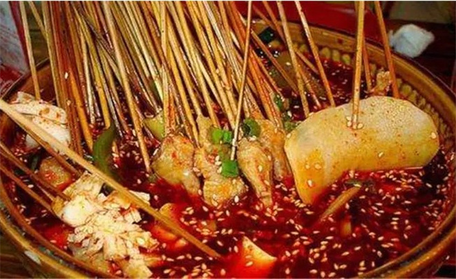 辣翻仟串串火锅