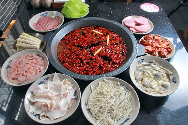 山城言子老火锅加盟