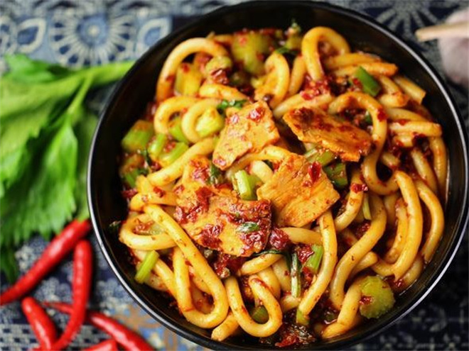 饞兜兜新疆炒米粉加盟