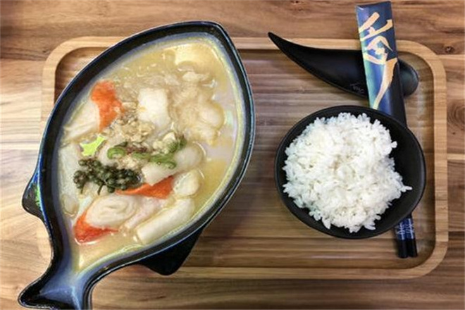 韩主厨酸菜鱼饭加盟