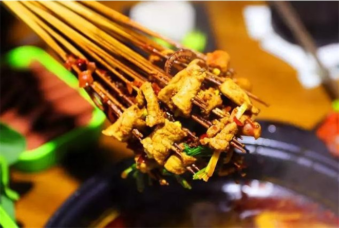 囚牛串串火锅加盟