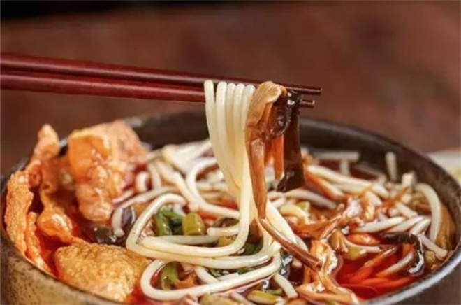 怪呲柳螺蛳粉加盟