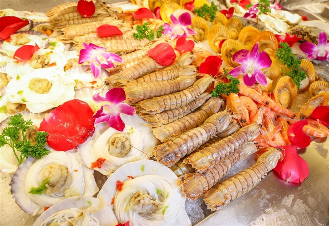 厨巴哥海鲜烤涮自助料理加盟