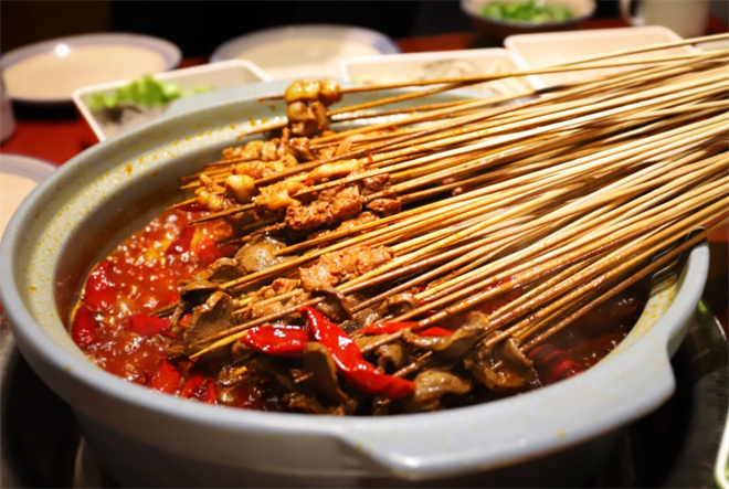 欢串卤味串串火锅加盟