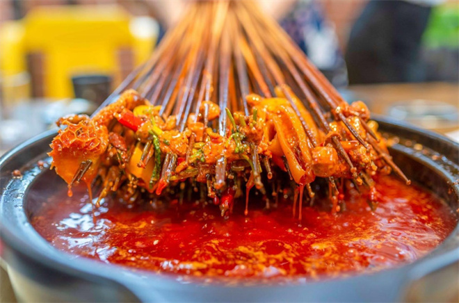 欢串卤味串串火锅加盟