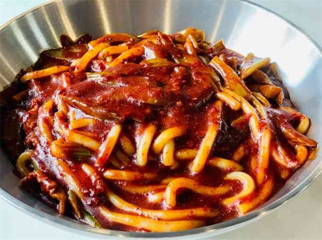 辣风芹米粉加盟