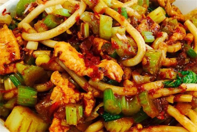 新疆特色炒米粉加盟