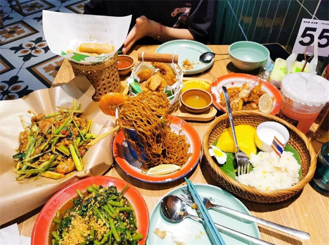 椰漂亮泰式大排档加盟