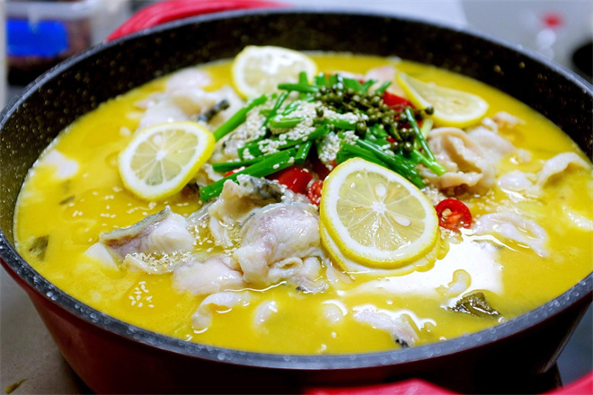 鱼众不同酸菜鱼加盟