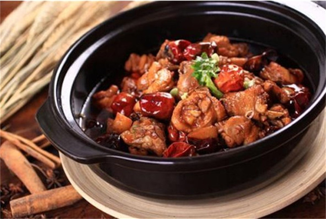 鸿玉福黄焖鸡米饭