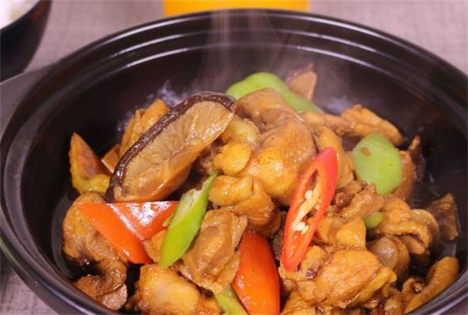 梁山霸王煲黄焖鸡加盟