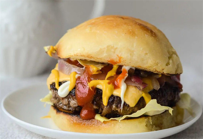 肉墩墩美式手工汉堡加盟