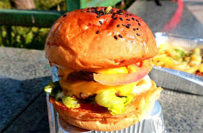 肉墩墩美式手工汉堡加盟