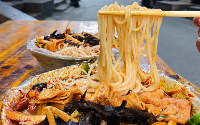 在巷子里螺蛳粉加盟