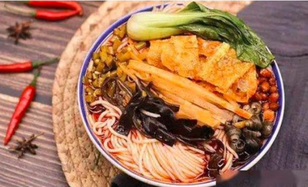 在巷子里螺螄粉加盟