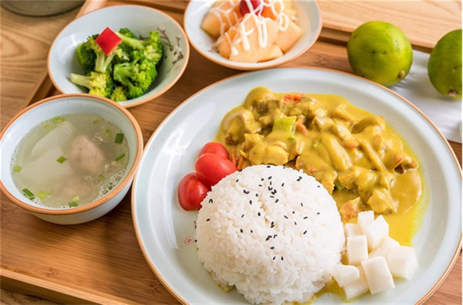 美滋美中式快餐 美滋美中式快餐