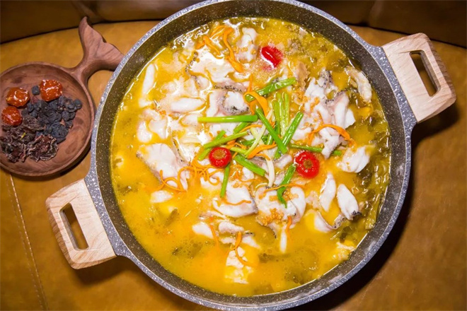 外婆炉酸菜鱼 外婆炉酸菜鱼