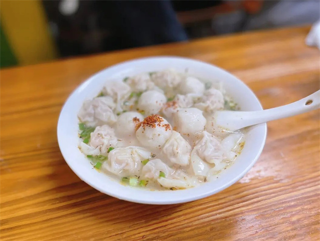 手劲鱼丸馄饨铺加盟