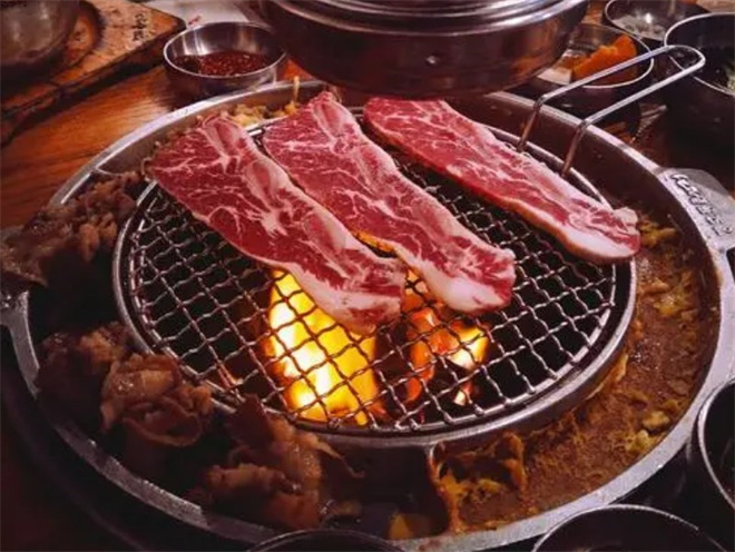 上牛炭匠烤肉加盟