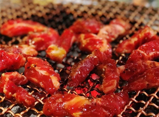 上牛炭匠烤肉加盟