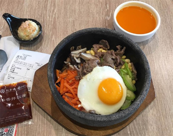 权味石锅拌饭加盟