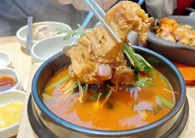 韩金钰牛肉汤饭加盟