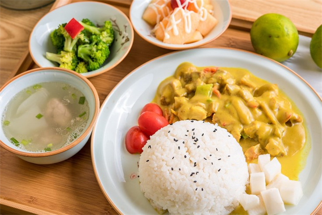 立天下中式快餐加盟