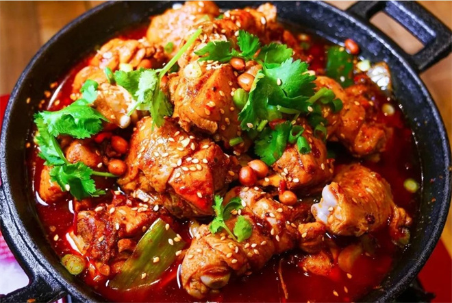 渝八两鸡公煲加盟