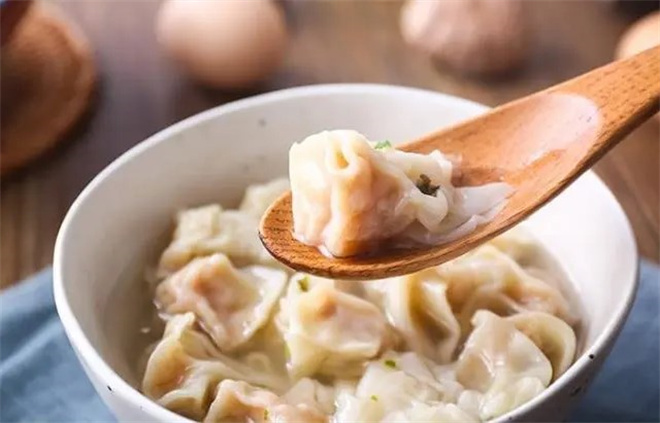 念师傅砂锅馄饨