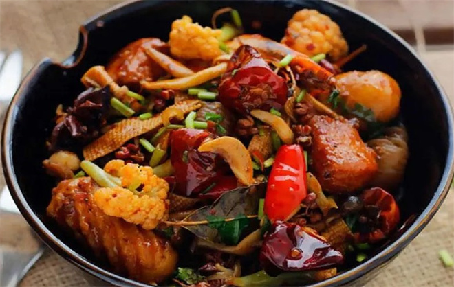 露缘巴蜀风味麻辣香锅