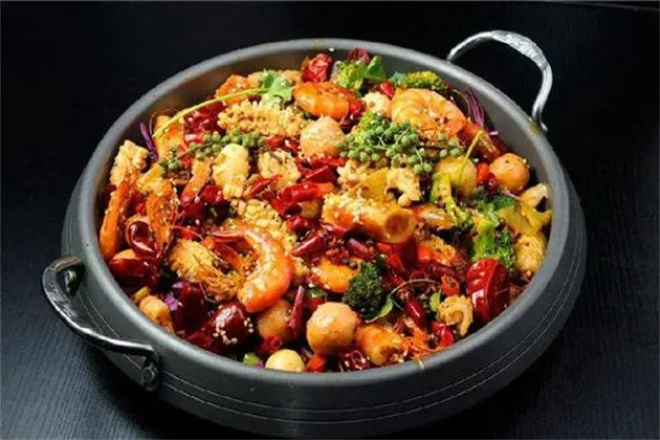 露缘巴蜀风味麻辣香锅加盟