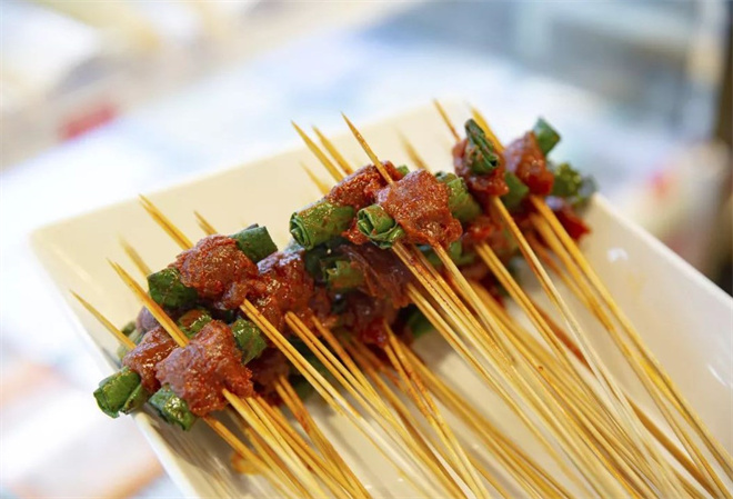 蜀巷弯弯串串香加盟