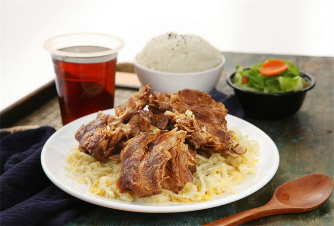 犟师傅排骨米饭加盟