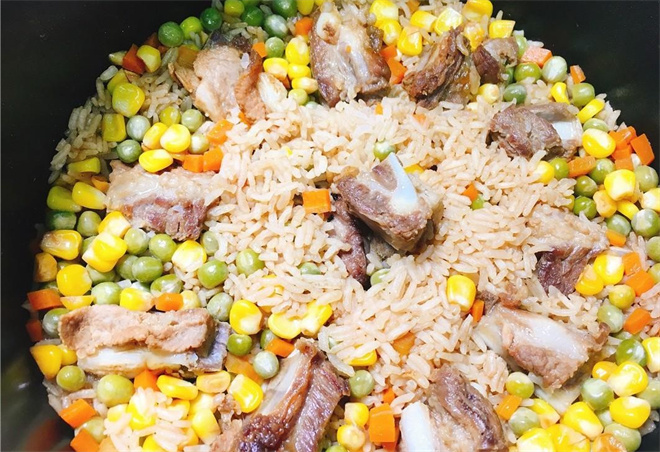 犟师傅排骨米饭加盟