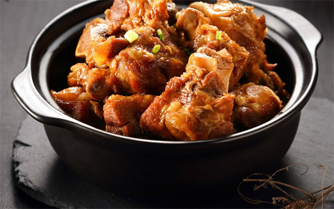 腱骨头排骨米饭